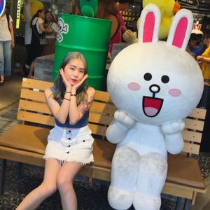 Meet your Posher, Stella